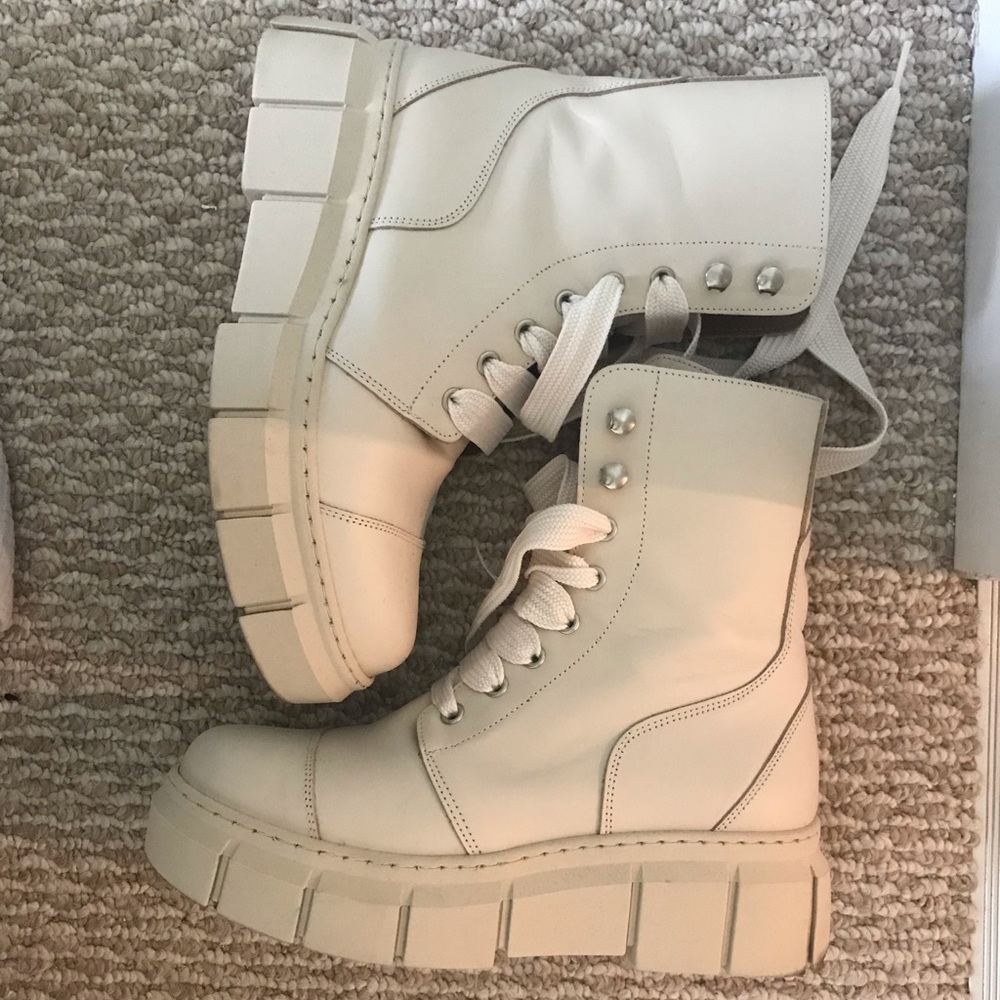 Alohas can can boots